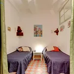 Les Fresques Apartment