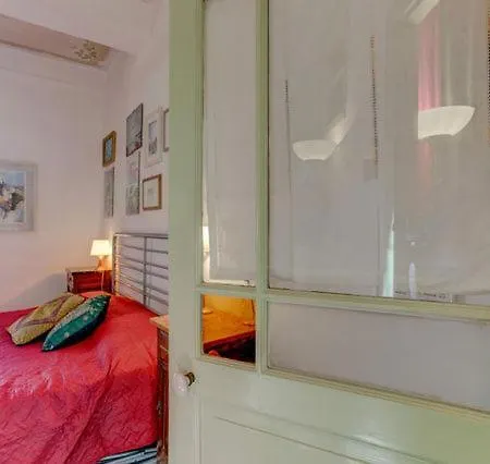 Les Fresques Apartment *