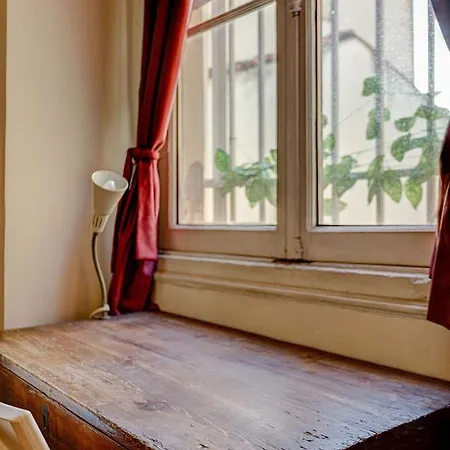 Les Fresques Apartment